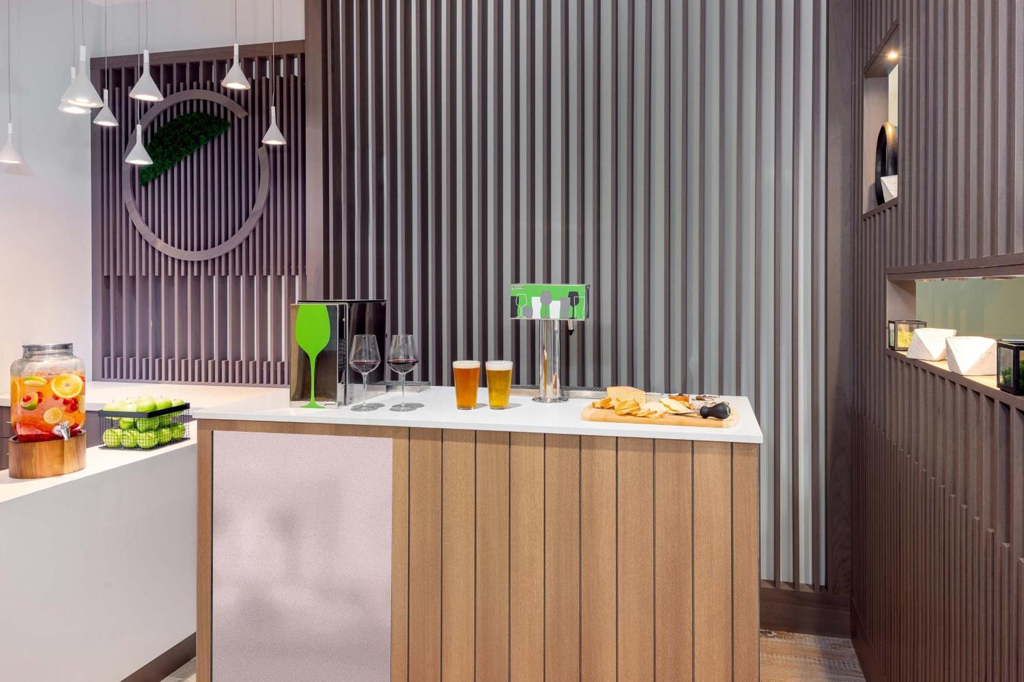 Отель Element Atlanta Midtown Экстерьер фото